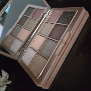 Khroma Beauty Eye and Face Palette Khloe’s Kardazzle New No Box Authentic Rare